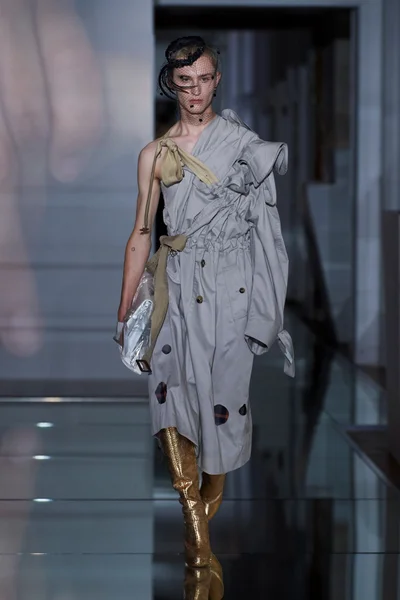 Look 26
